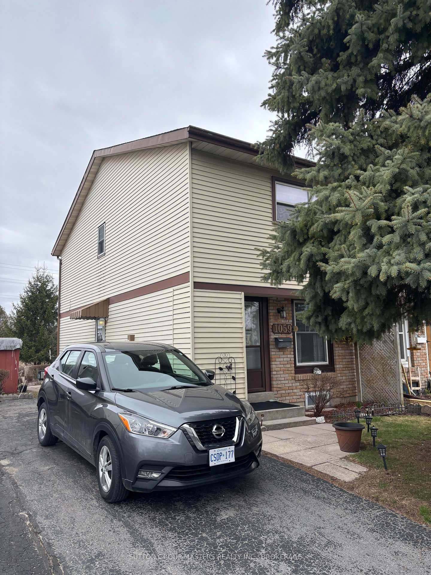 Front of 1059 Basswood Place