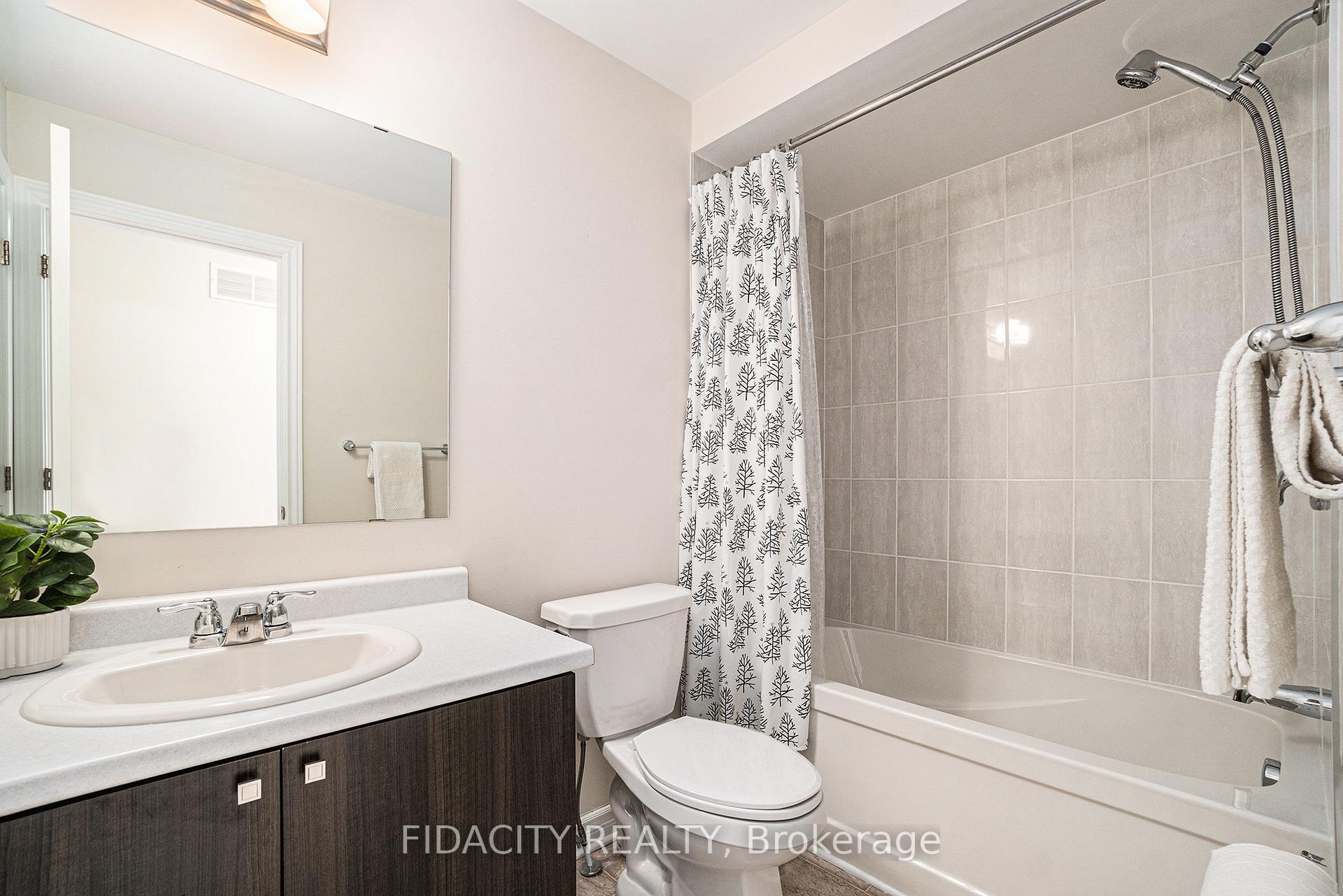Photo 16 of 136 Gelderland, Ottawa, Kanata - Emerald Meadows/Trailwest — HOMEH