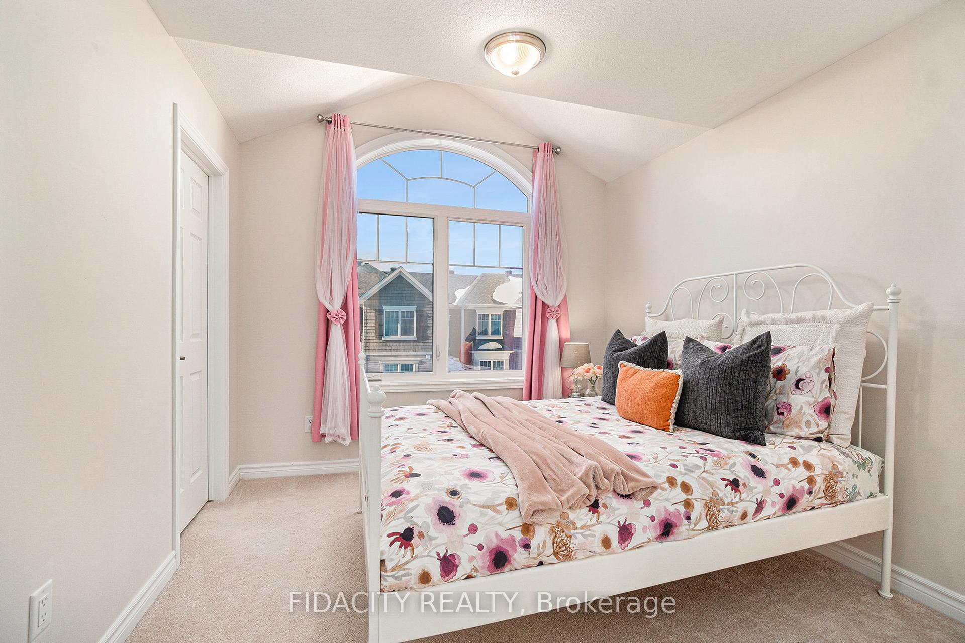 Photo 17 of 136 Gelderland, Ottawa, Kanata - Emerald Meadows/Trailwest — HOMEH