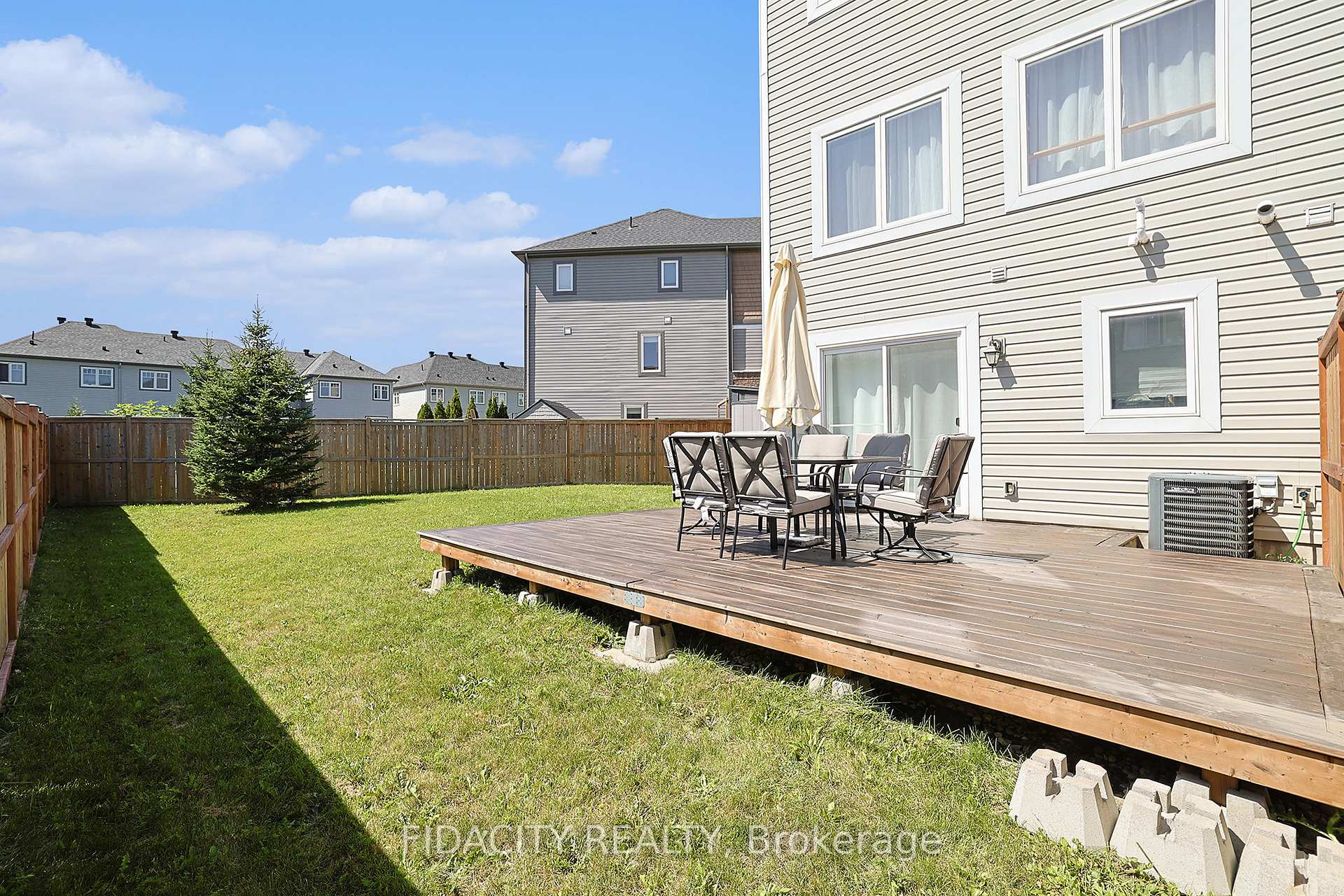 Photo 21 of 136 Gelderland, Ottawa, Kanata - Emerald Meadows/Trailwest — HOMEH