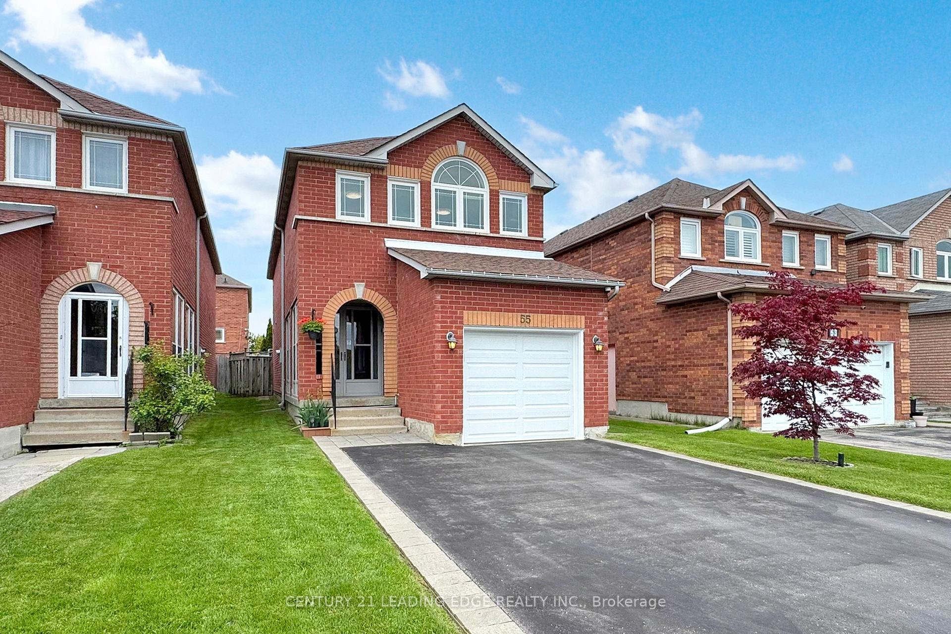 Photo 2 of 55 Sophia Road, Markham, Middlefield — HOMEH