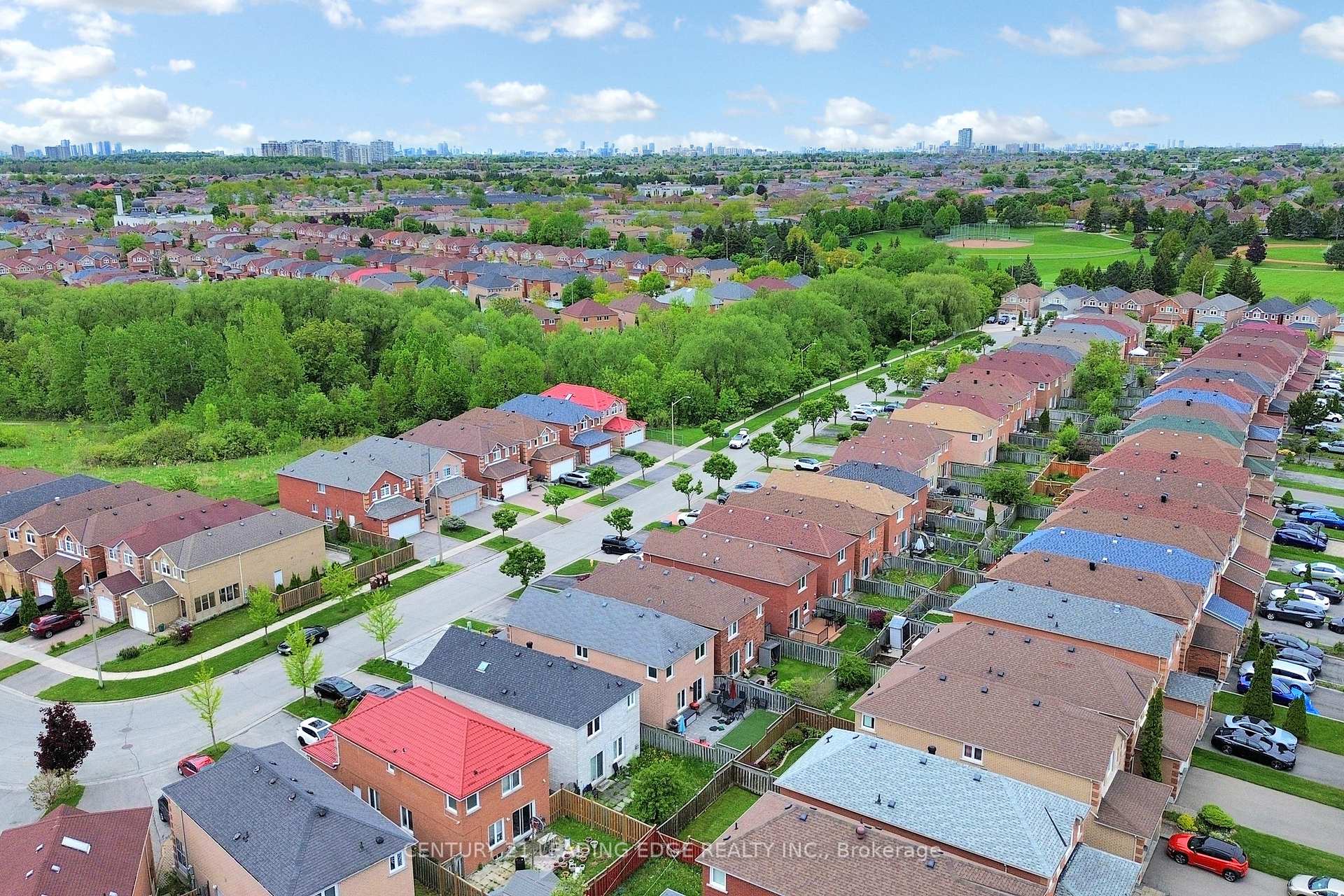 Photo 4 of 55 Sophia Road, Markham, Middlefield — HOMEH