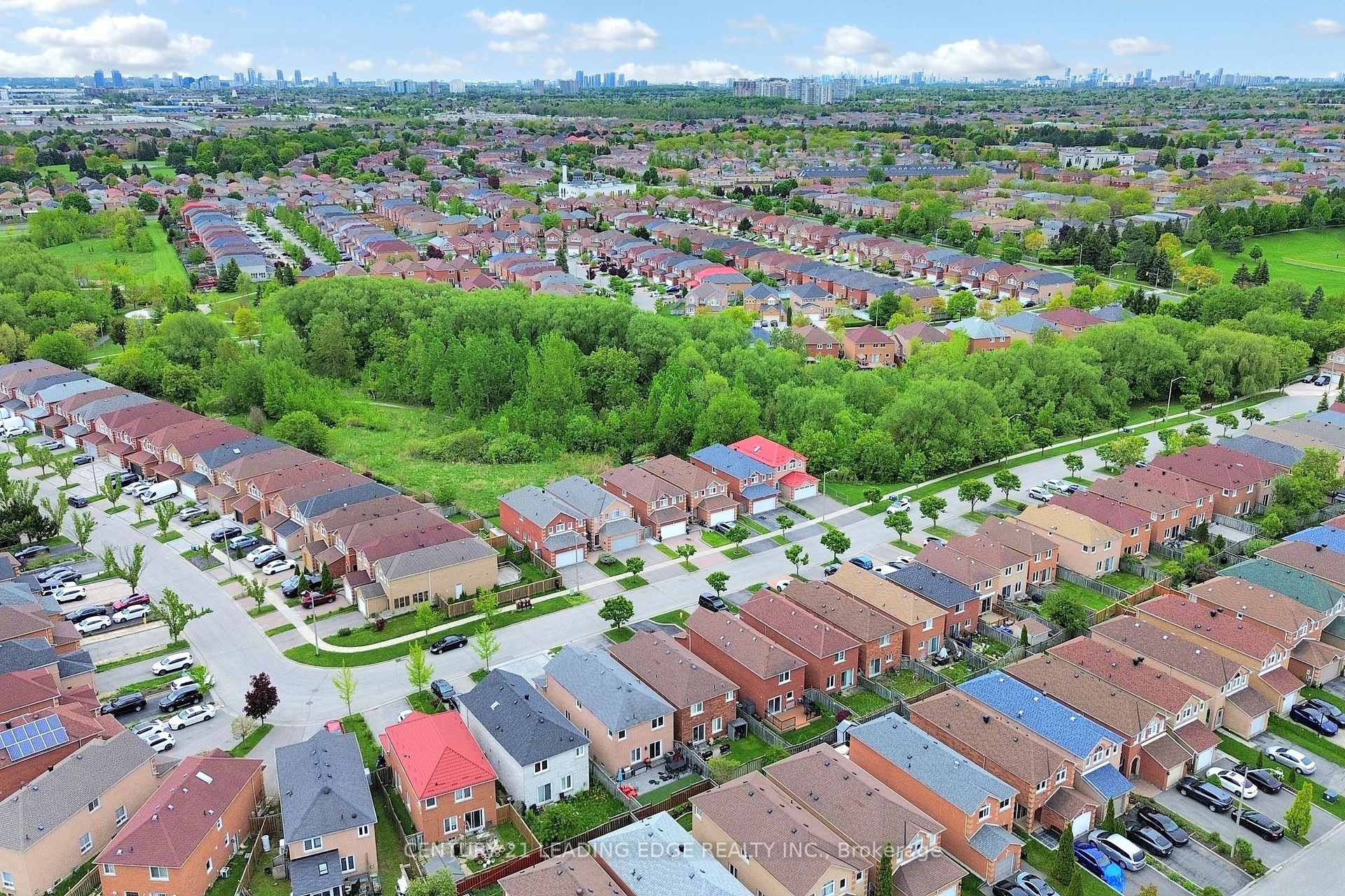 Photo 5 of 55 Sophia Road, Markham, Middlefield — HOMEH