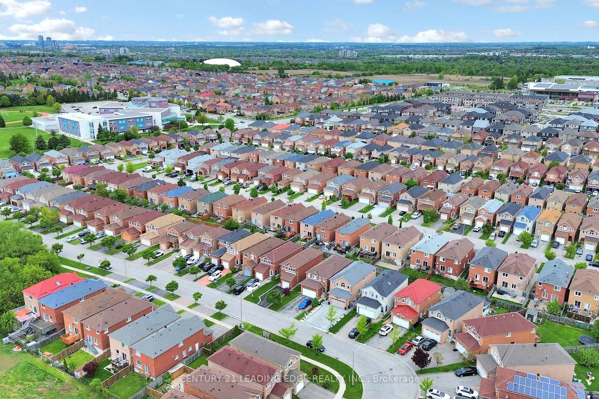 Photo 7 of 55 Sophia Road, Markham, Middlefield — HOMEH