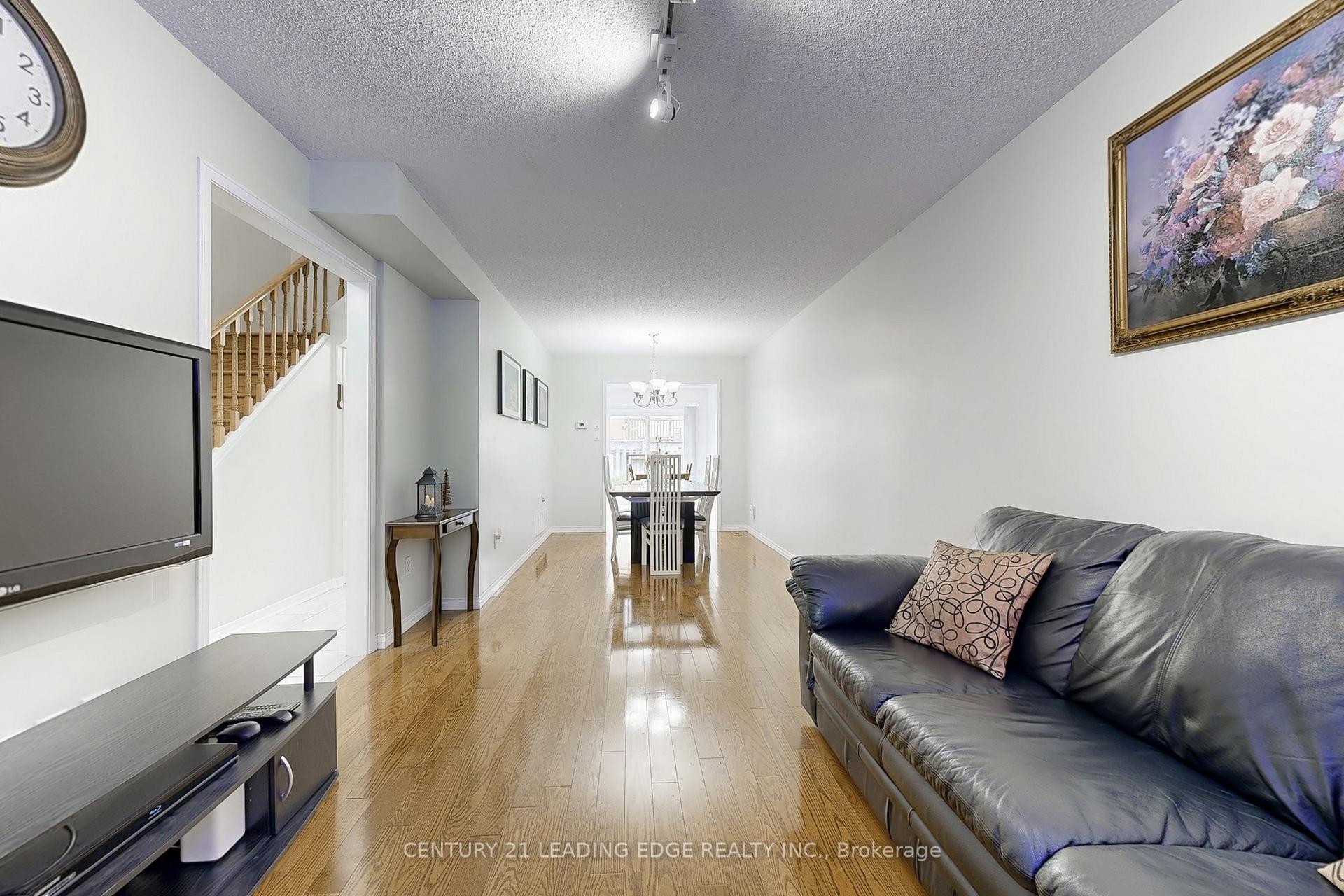 Photo 10 of 55 Sophia Road, Markham, Middlefield — HOMEH