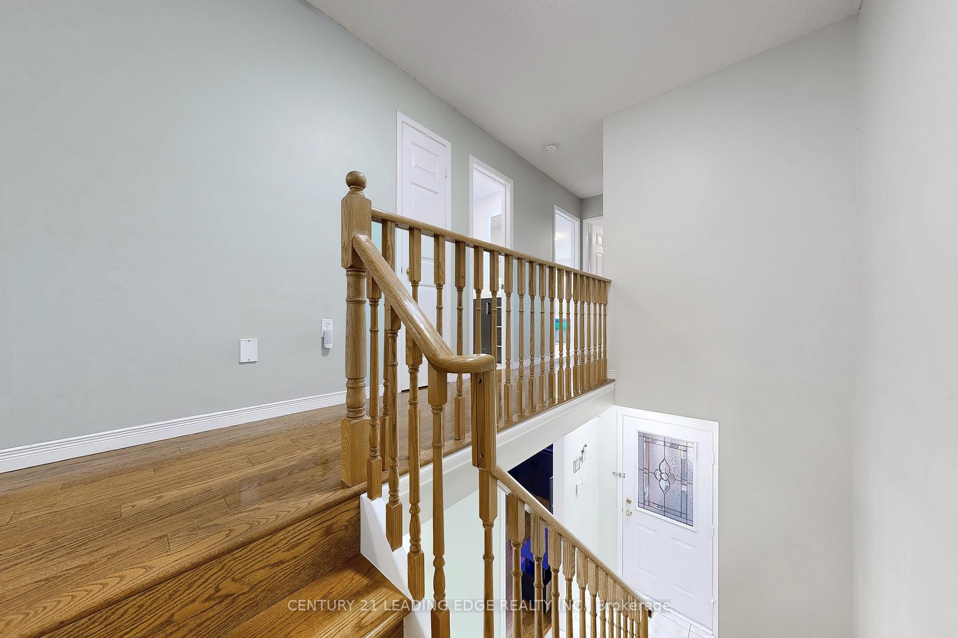 Photo 20 of 55 Sophia Road, Markham, Middlefield — HOMEH