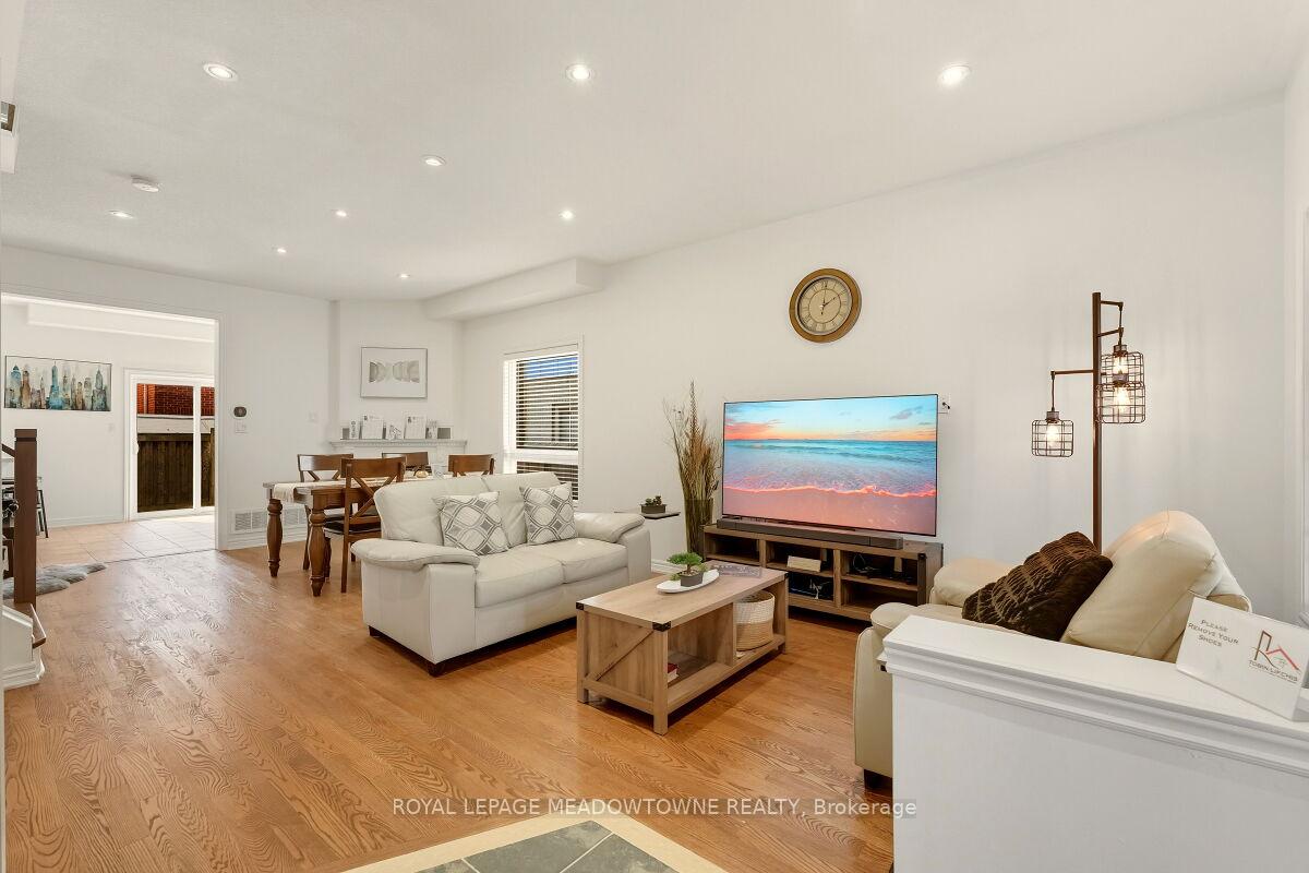 Photo 2 of 304 Teetzel Drive, Milton, Clarke — HOMEH