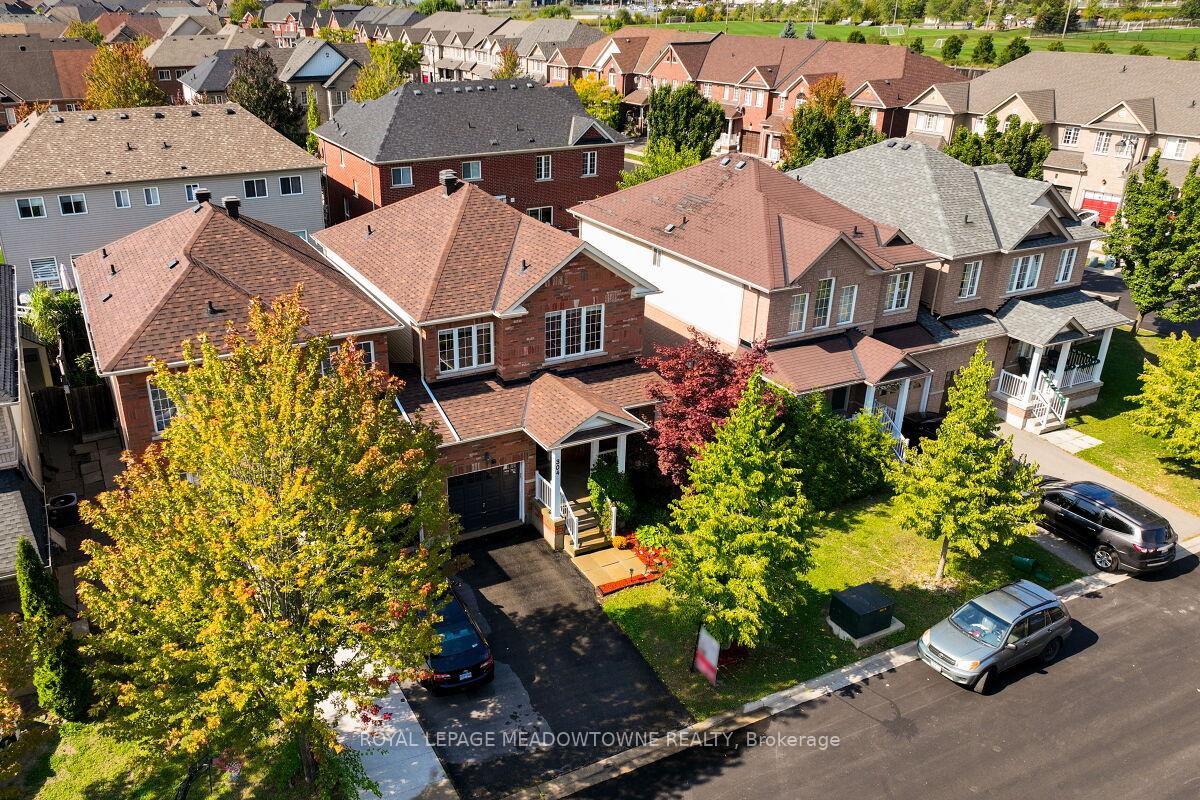 Photo 5 of 304 Teetzel Drive, Milton, Clarke — HOMEH