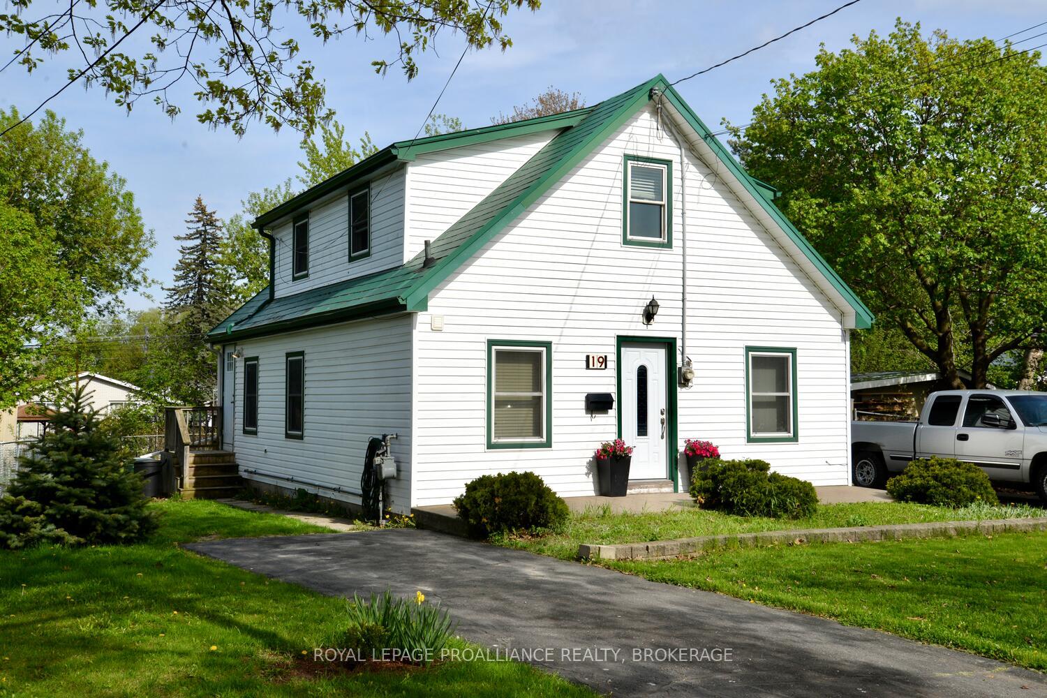 Photo 2 of 19 Folger Street, Kingston, Rideau — HOMEH