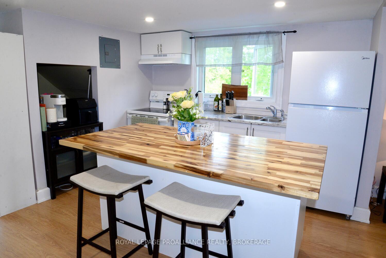 Photo 5 of 19 Folger Street, Kingston, Rideau — HOMEH
