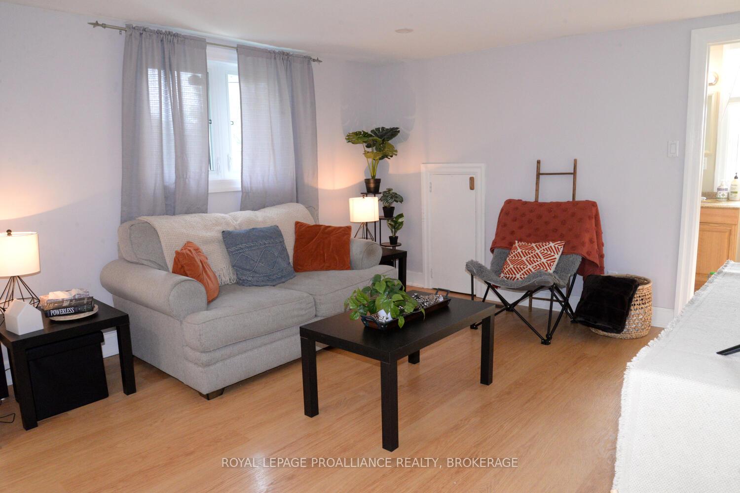 Photo 7 of 19 Folger Street, Kingston, Rideau — HOMEH