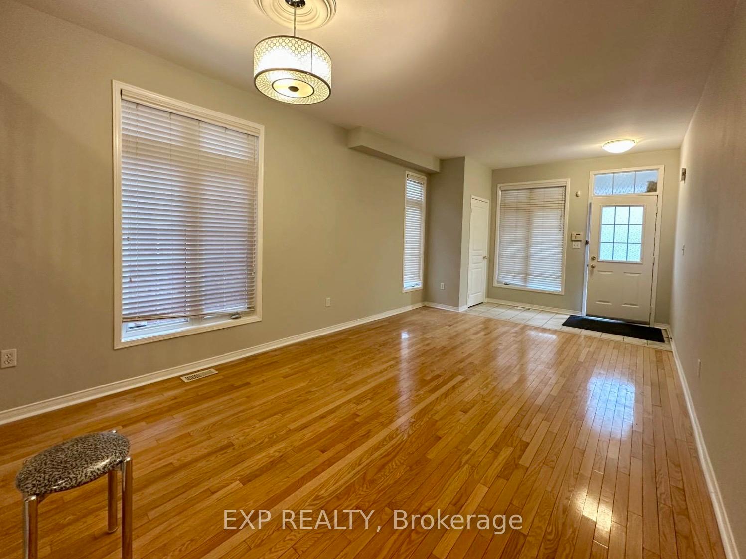 Photo 2 of 56 Rainbow Valley Crescent, Markham, Greensborough — HOMEH