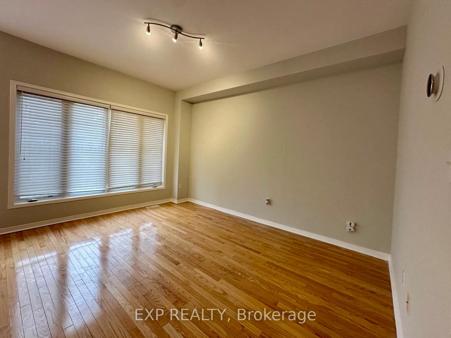 Photo 4 of 56 Rainbow Valley Crescent, Markham, Greensborough — HOMEH
