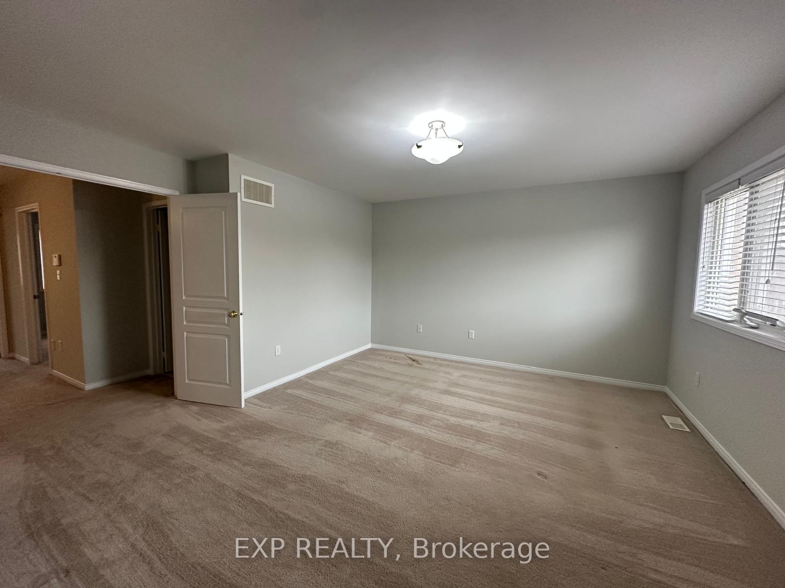 Photo 12 of 56 Rainbow Valley Crescent, Markham, Greensborough — HOMEH