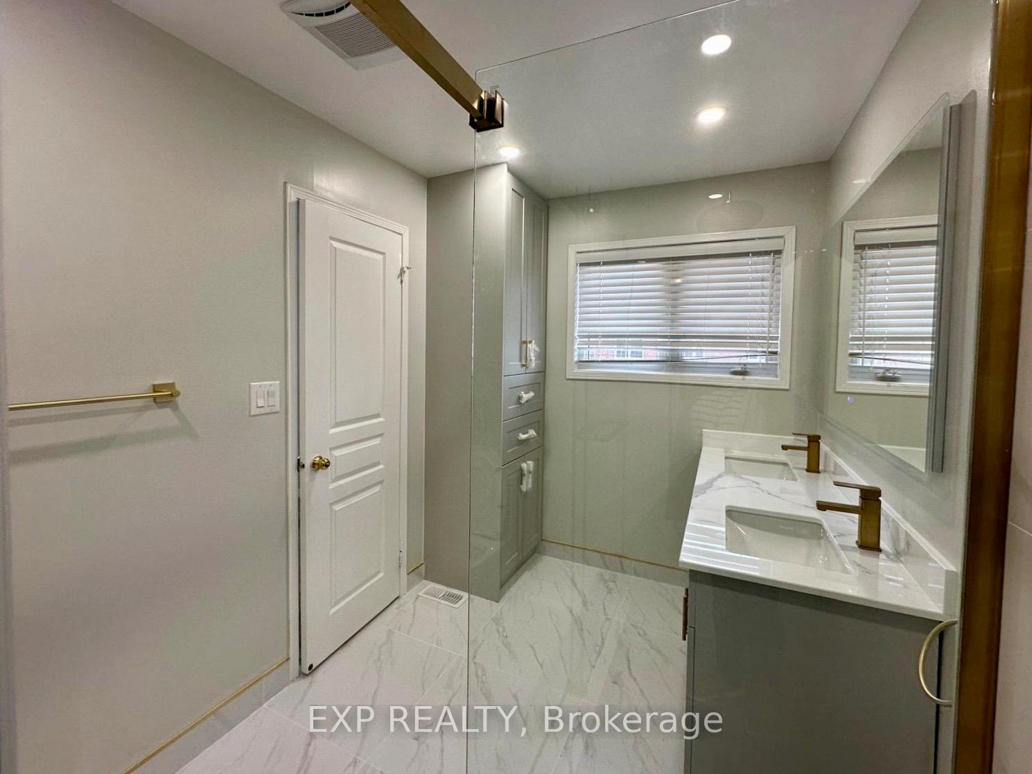 Photo 17 of 56 Rainbow Valley Crescent, Markham, Greensborough — HOMEH
