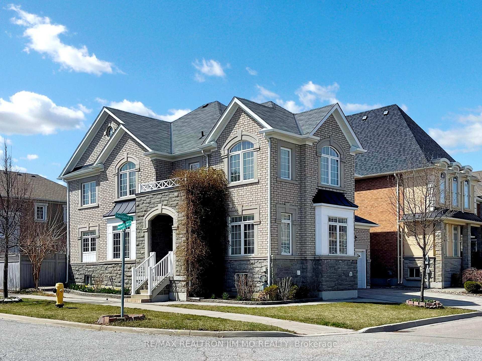 Photo 3 of 206 Kentland Street, Markham, Wismer — HOMEH