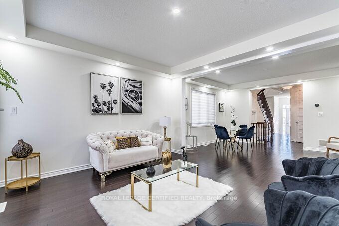 Photo 13 of 1448 Sycamore Garden, Milton, Cobban — HOMEH