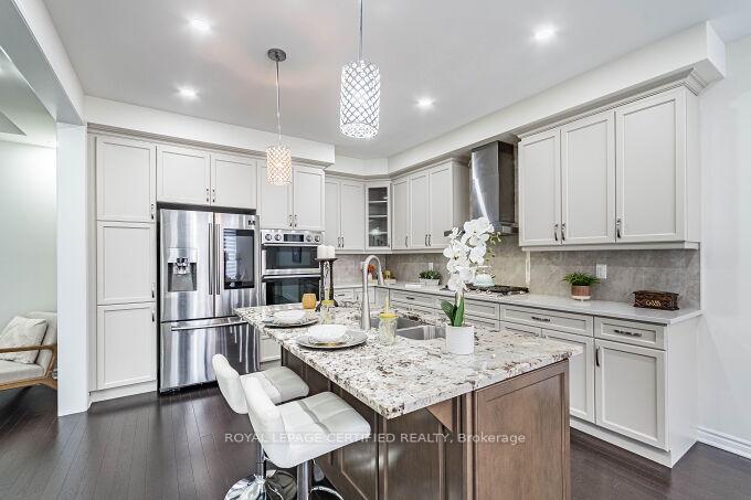Photo 16 of 1448 Sycamore Garden, Milton, Cobban — HOMEH