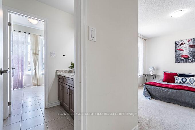 Photo 37 of 1448 Sycamore Garden, Milton, Cobban — HOMEH