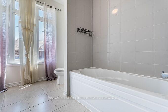Photo 39 of 1448 Sycamore Garden, Milton, Cobban — HOMEH