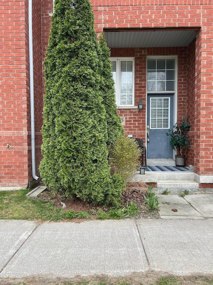 Photo 2 of 449 White's Hill Avenue, Markham, Cornell — HOMEH