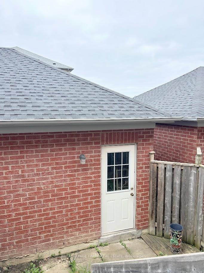 Photo 4 of 449 White's Hill Avenue, Markham, Cornell — HOMEH