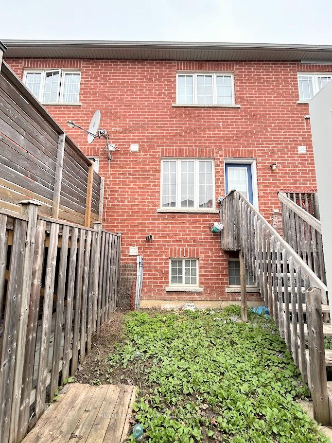 Photo 5 of 449 White's Hill Avenue, Markham, Cornell — HOMEH