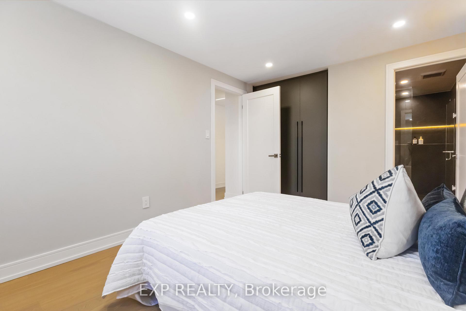 Photo 18 of 56 Cottsmore Crescent, Markham, Milliken Mills West — HOMEH