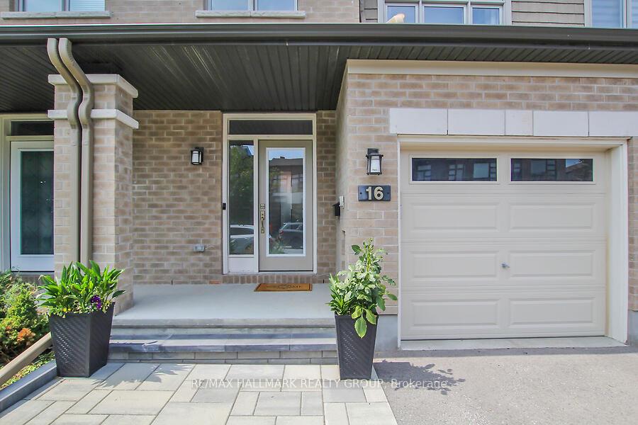 Front of 16 Plank Street