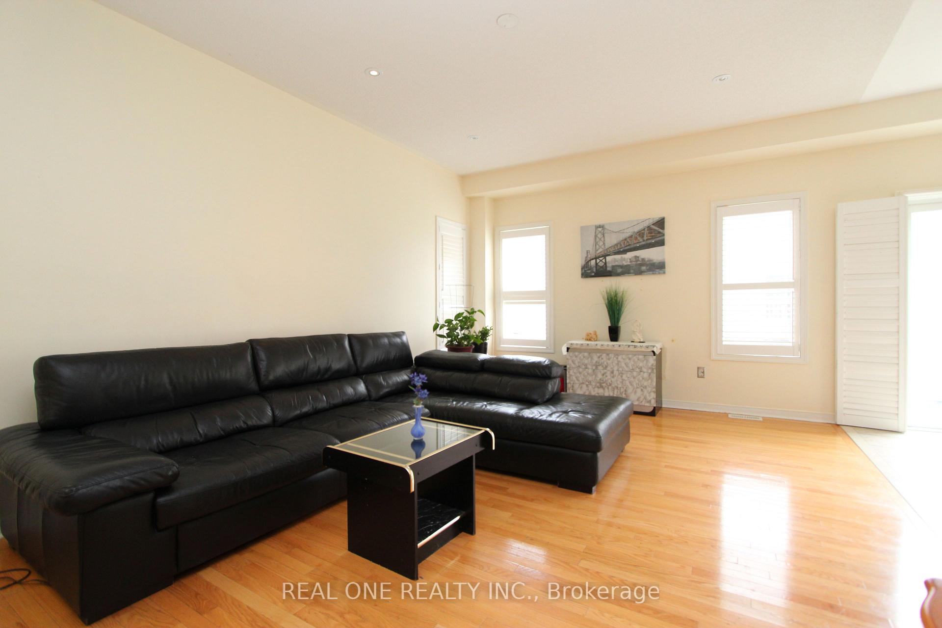 Photo 8 of 350 Mingay Avenue, Markham, Wismer — HOMEH