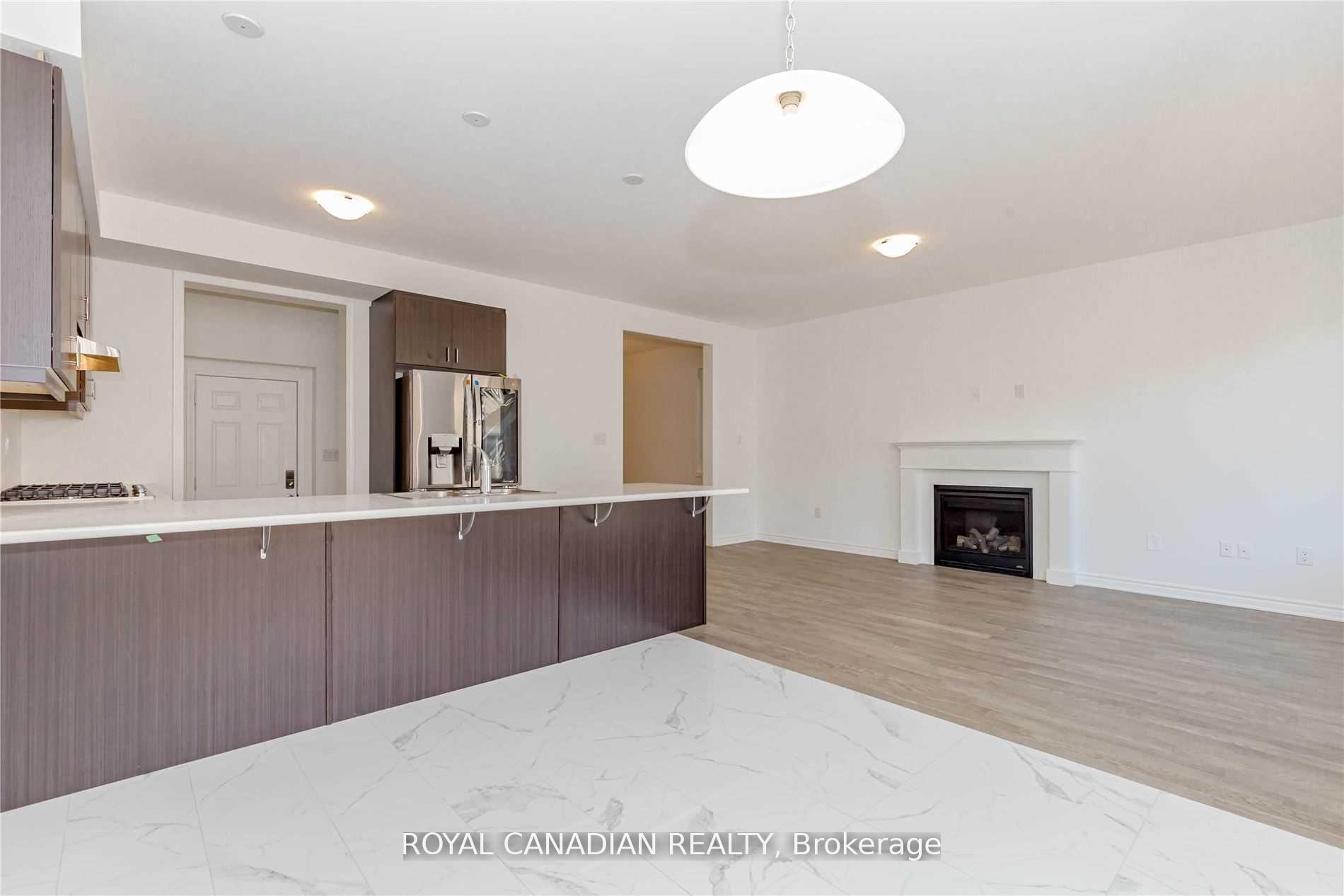 Photo 3 of 1355 Lobelia Crescent, Milton, Walker — HOMEH