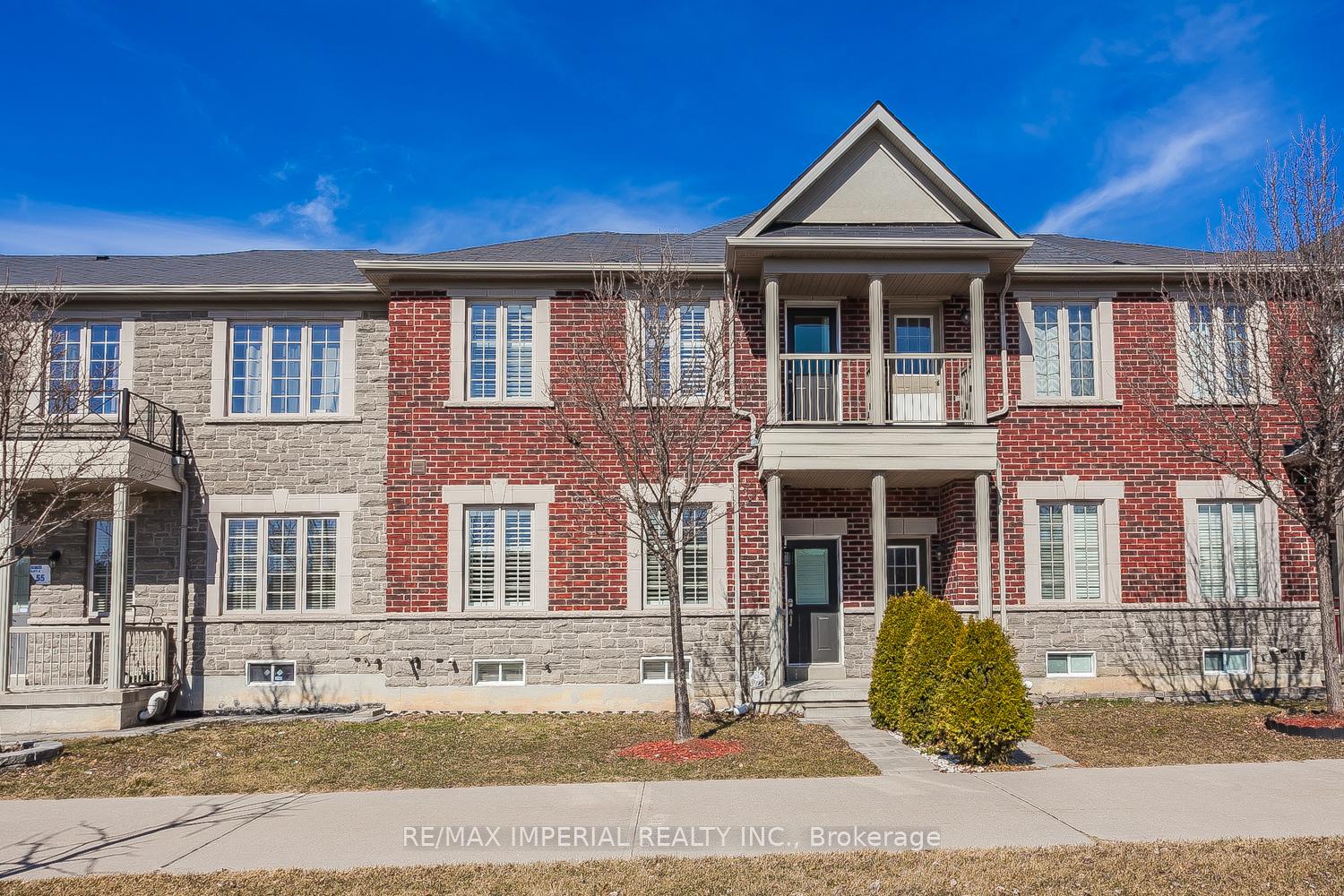 Front of 69 Vettese Court SE
