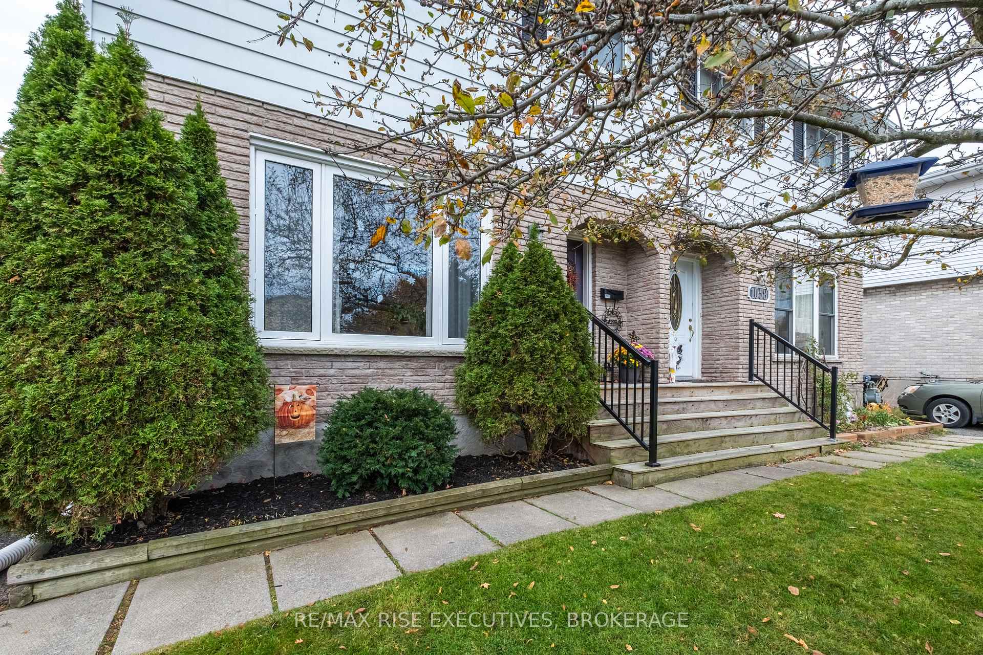 Photo 3 of 1056 Pinewood Place, Kingston, City Northwest — HOMEH