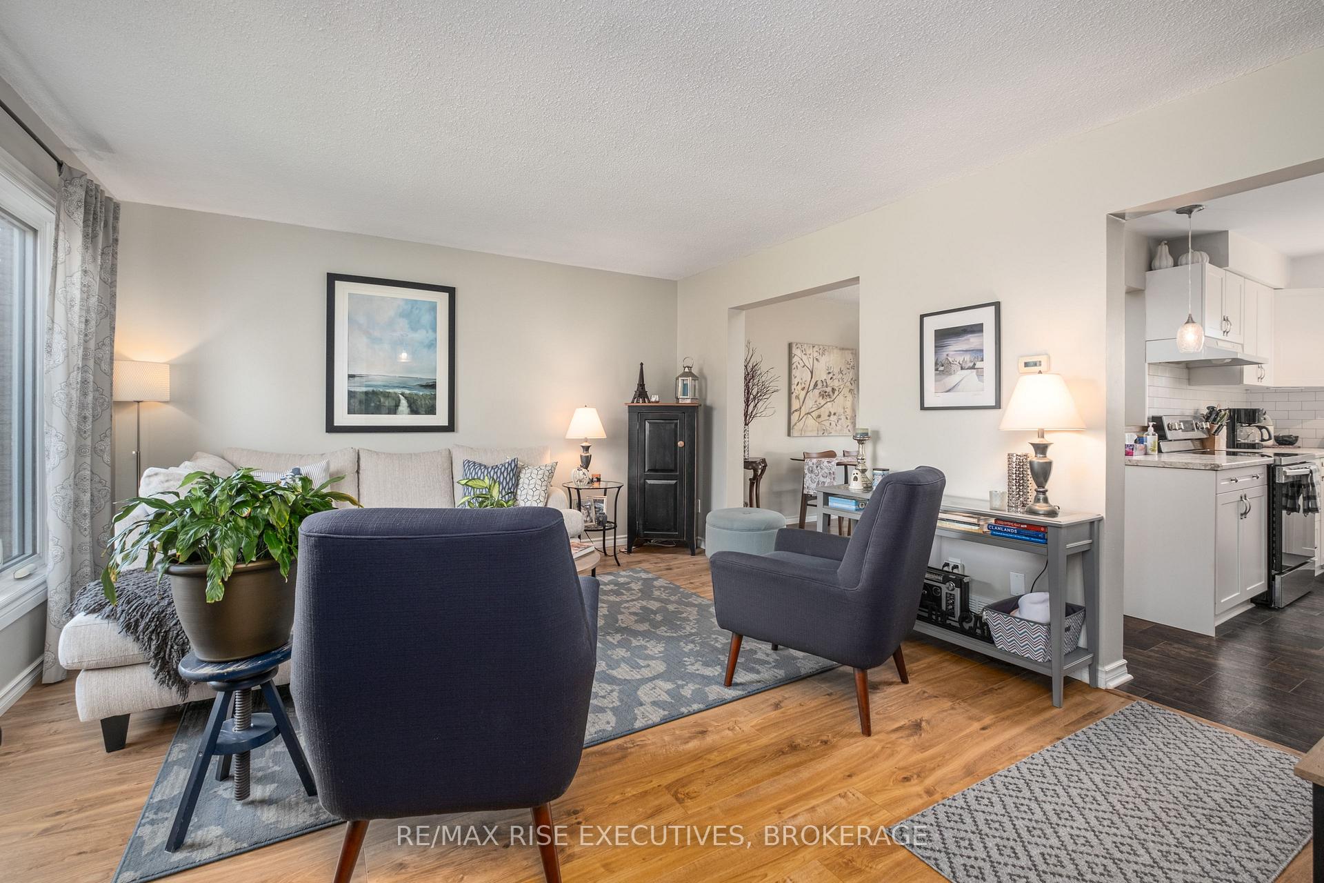 Photo 4 of 1056 Pinewood Place, Kingston, City Northwest — HOMEH