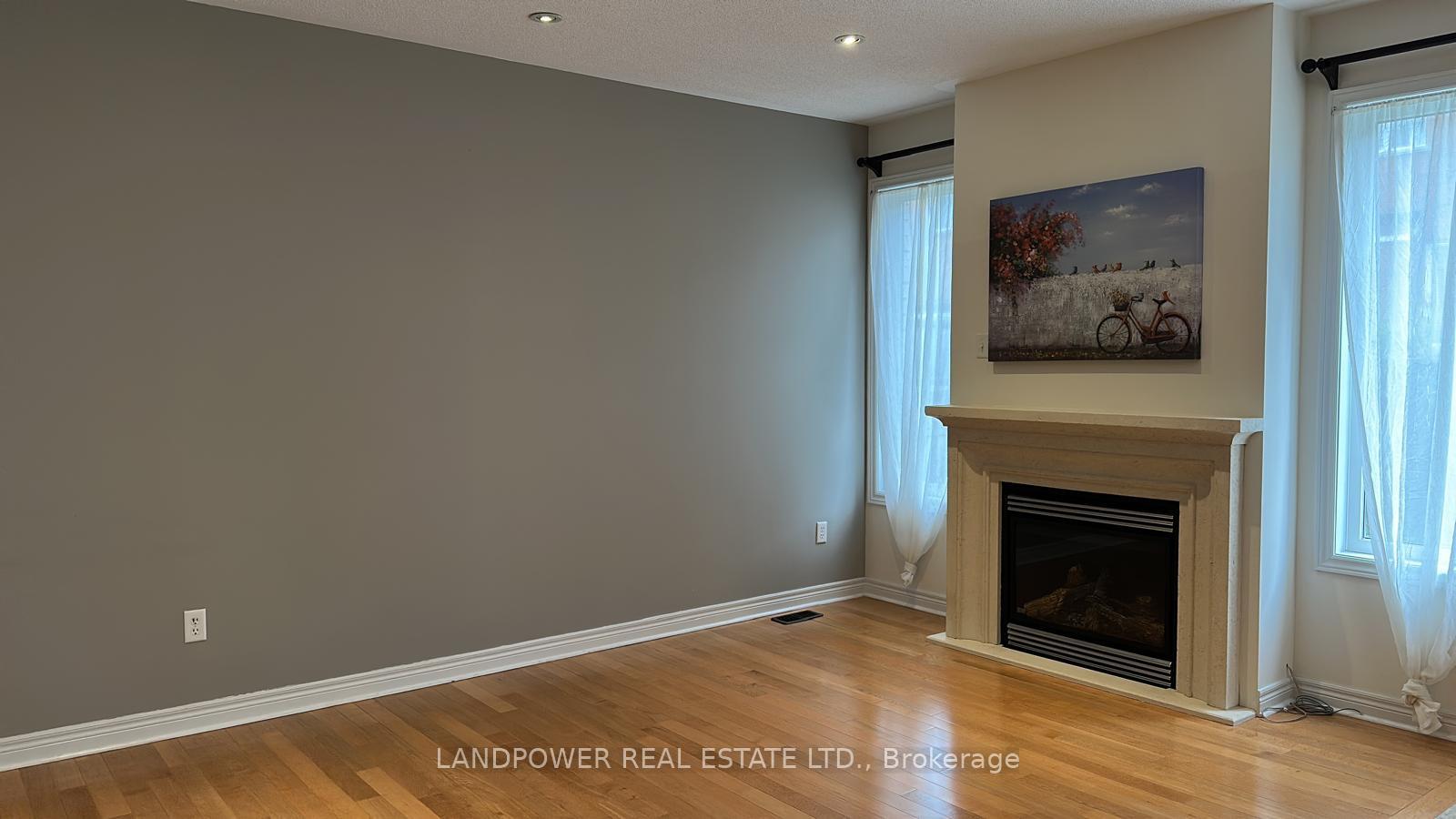 Photo 5 of 84 Vine Cliff Boulevard, Markham, Victoria Manor-Jennings Gate — HOMEH