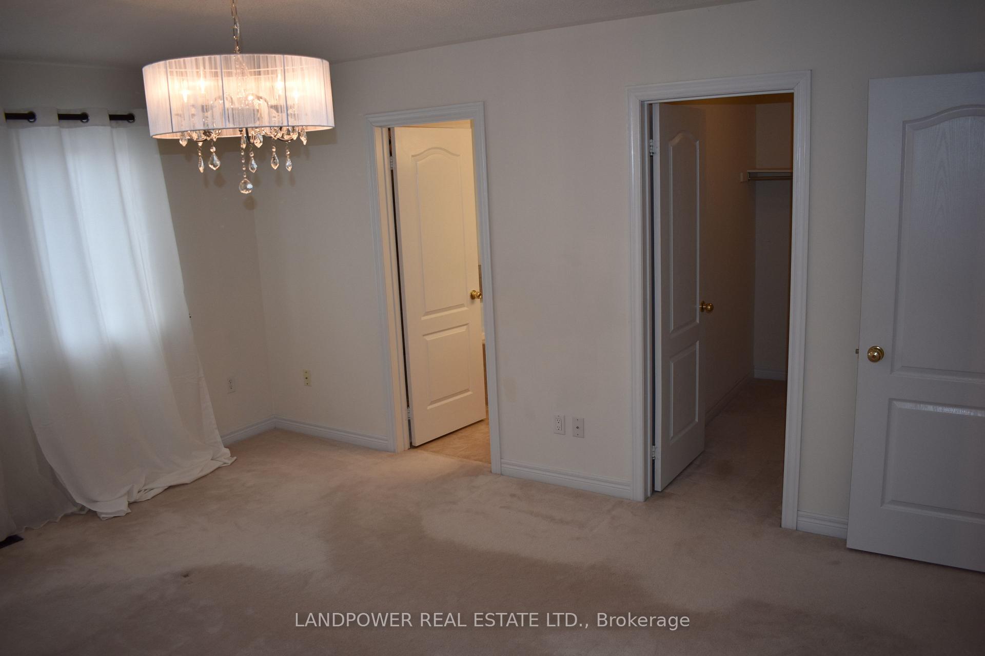 Photo 9 of 84 Vine Cliff Boulevard, Markham, Victoria Manor-Jennings Gate — HOMEH