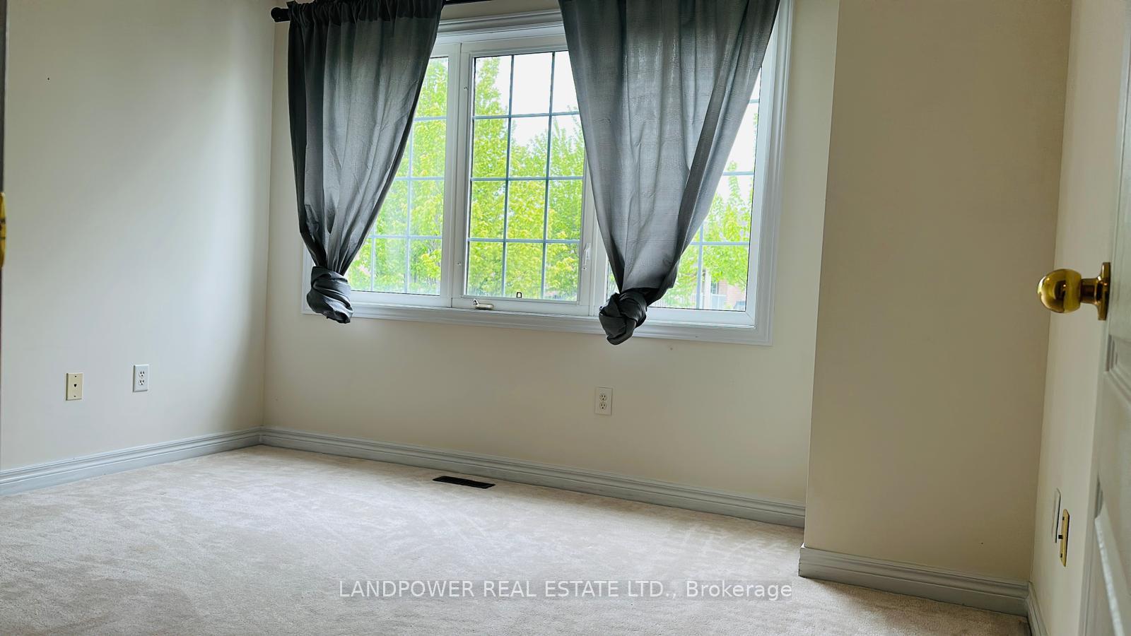 Photo 10 of 84 Vine Cliff Boulevard, Markham, Victoria Manor-Jennings Gate — HOMEH