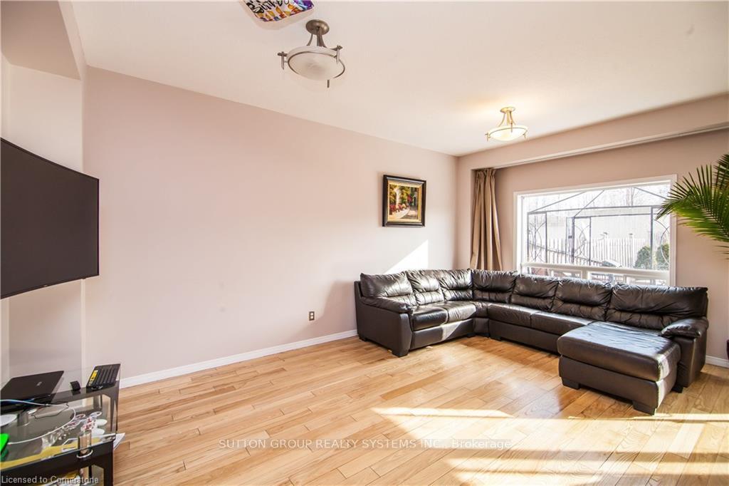 Photo 5 of Unit 13, 20 Pisa Drive, Hamilton, Stoney Creek — HOMEH