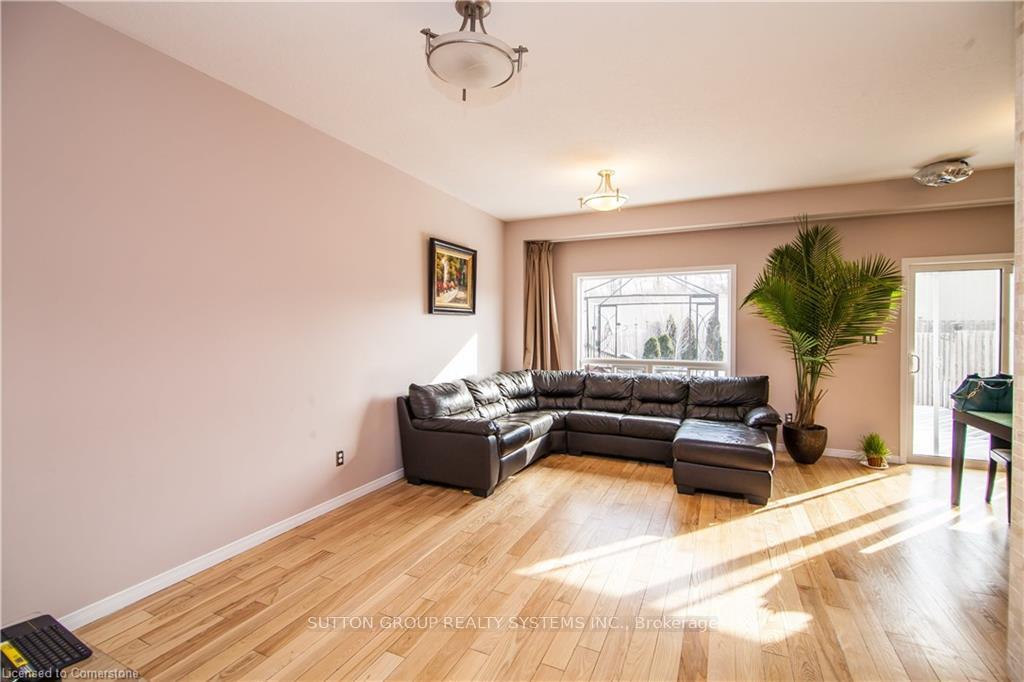 Photo 6 of Unit 13, 20 Pisa Drive, Hamilton, Stoney Creek — HOMEH
