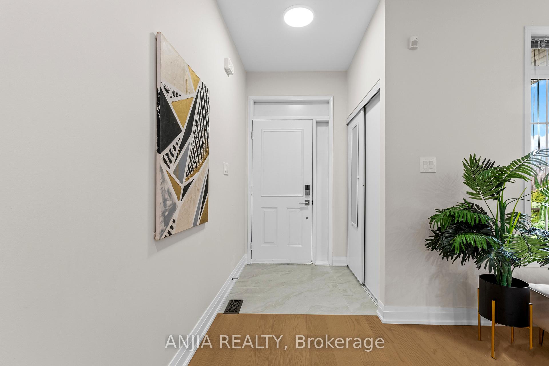 Photo 3 of 6 Elmrill Road, Markham, Berczy — HOMEH