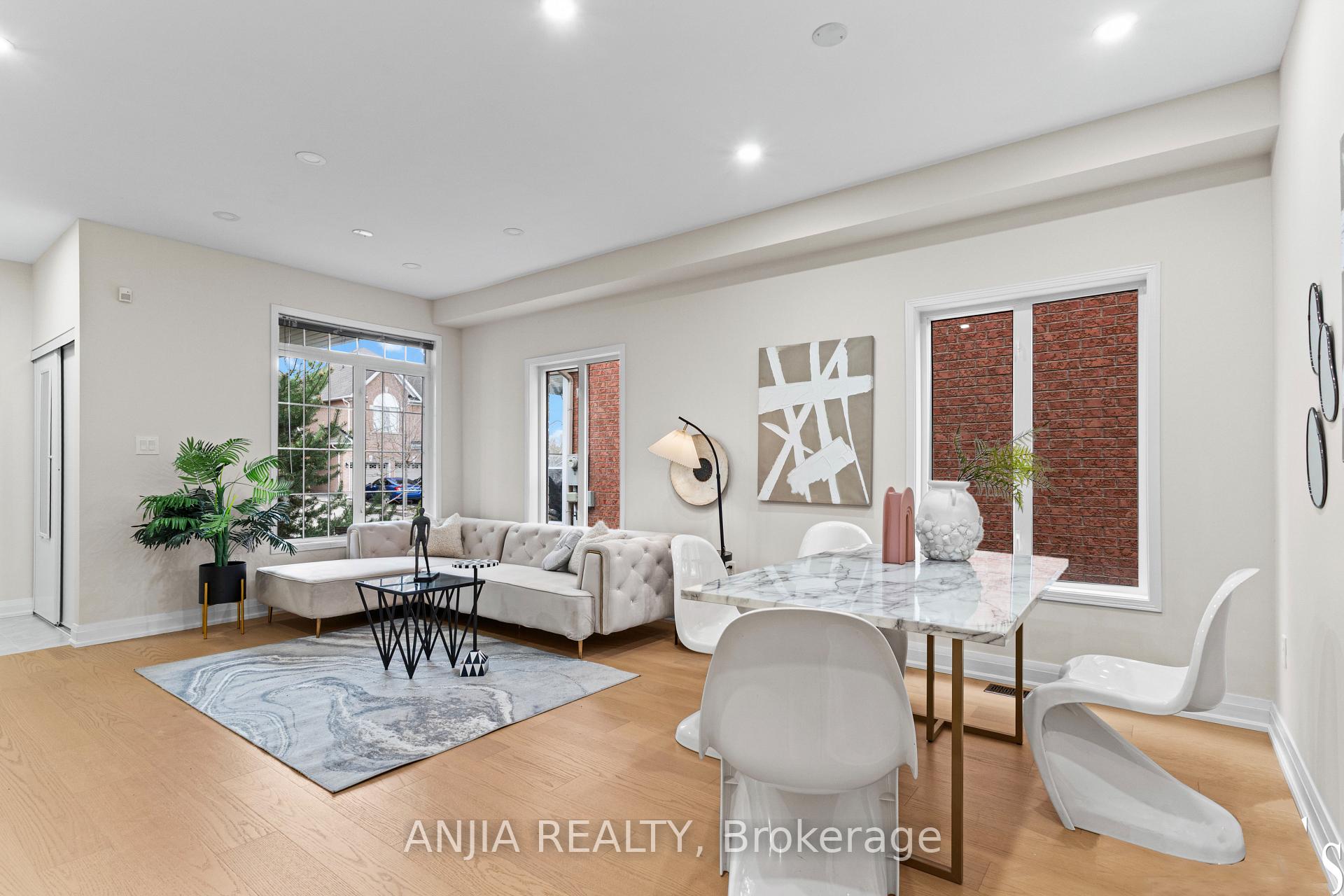 Photo 4 of 6 Elmrill Road, Markham, Berczy — HOMEH