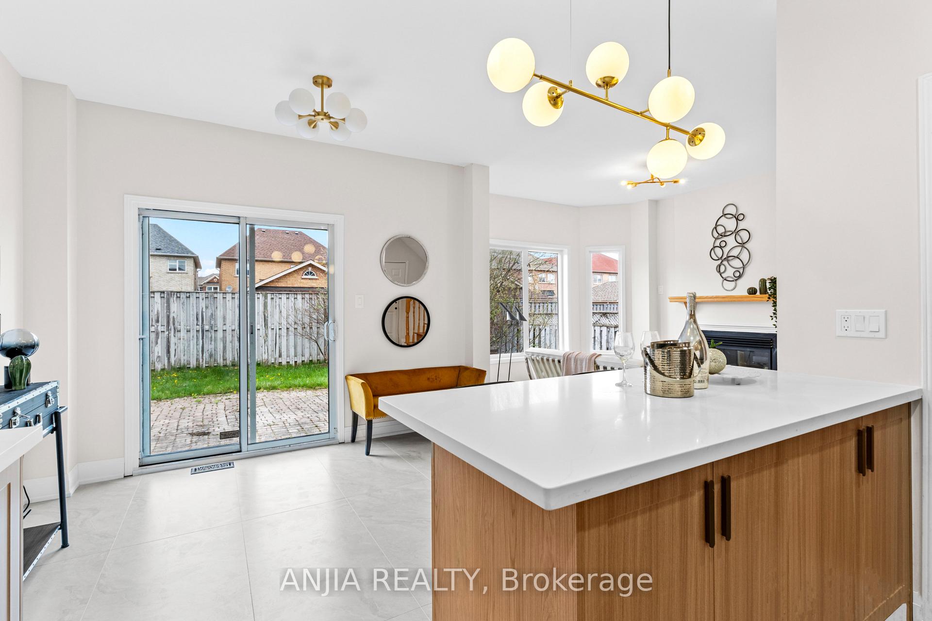 Photo 8 of 6 Elmrill Road, Markham, Berczy — HOMEH