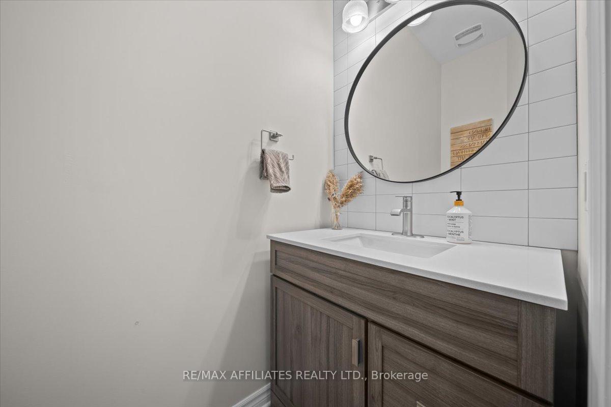 Photo 3 of 1579 Carronbridge Circle, Ottawa, Kanata - Emerald Meadows/Trailwest — HOMEH