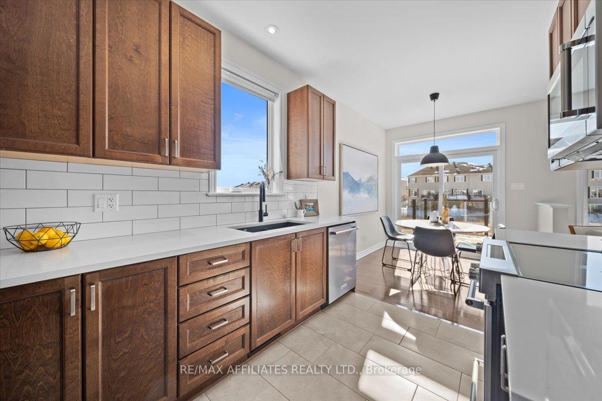 Photo 18 of 1579 Carronbridge Circle, Ottawa, Kanata - Emerald Meadows/Trailwest — HOMEH