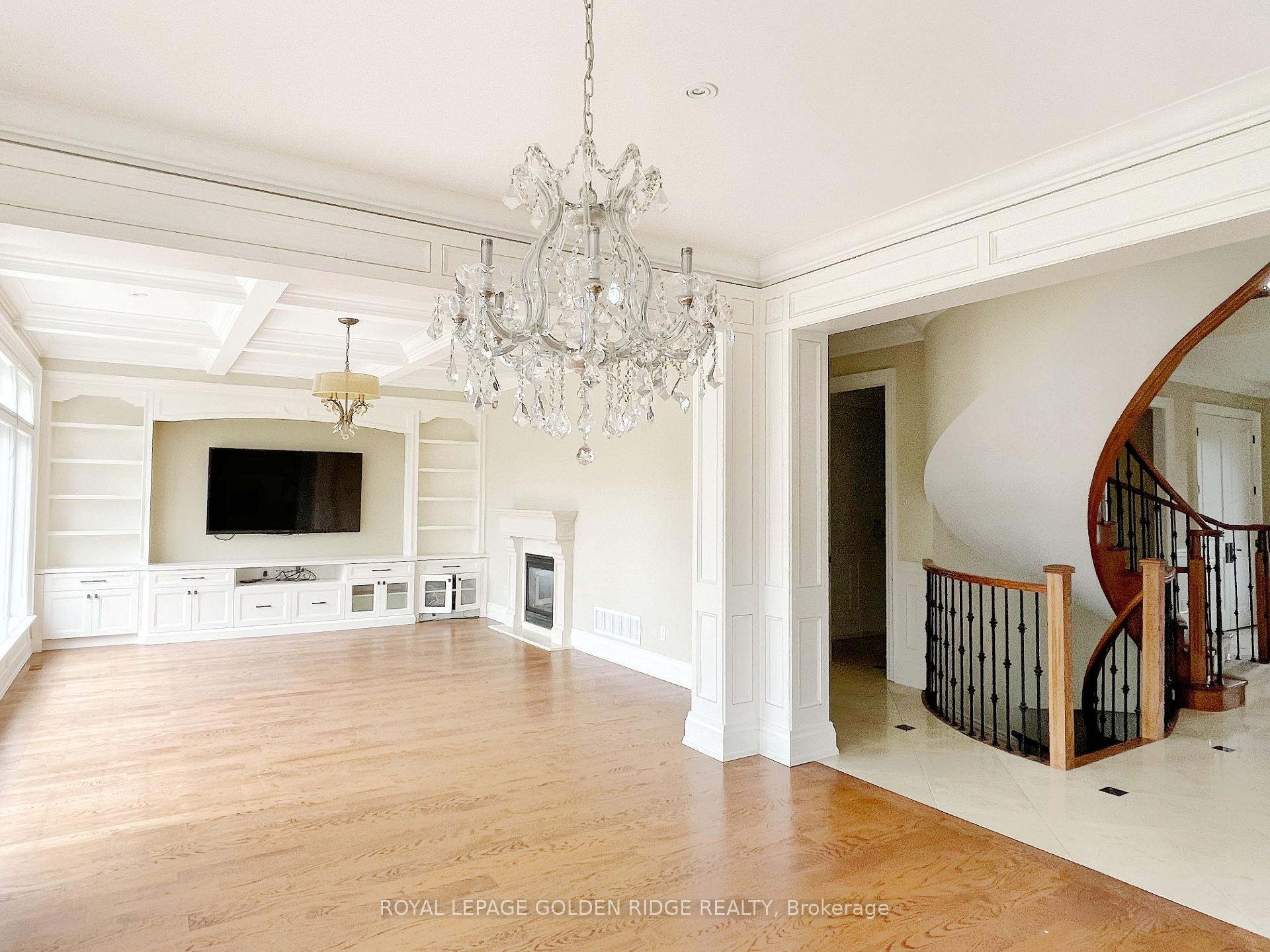 Photo 3 of 195 Krieghoff Avenue, Markham, Unionville — HOMEH