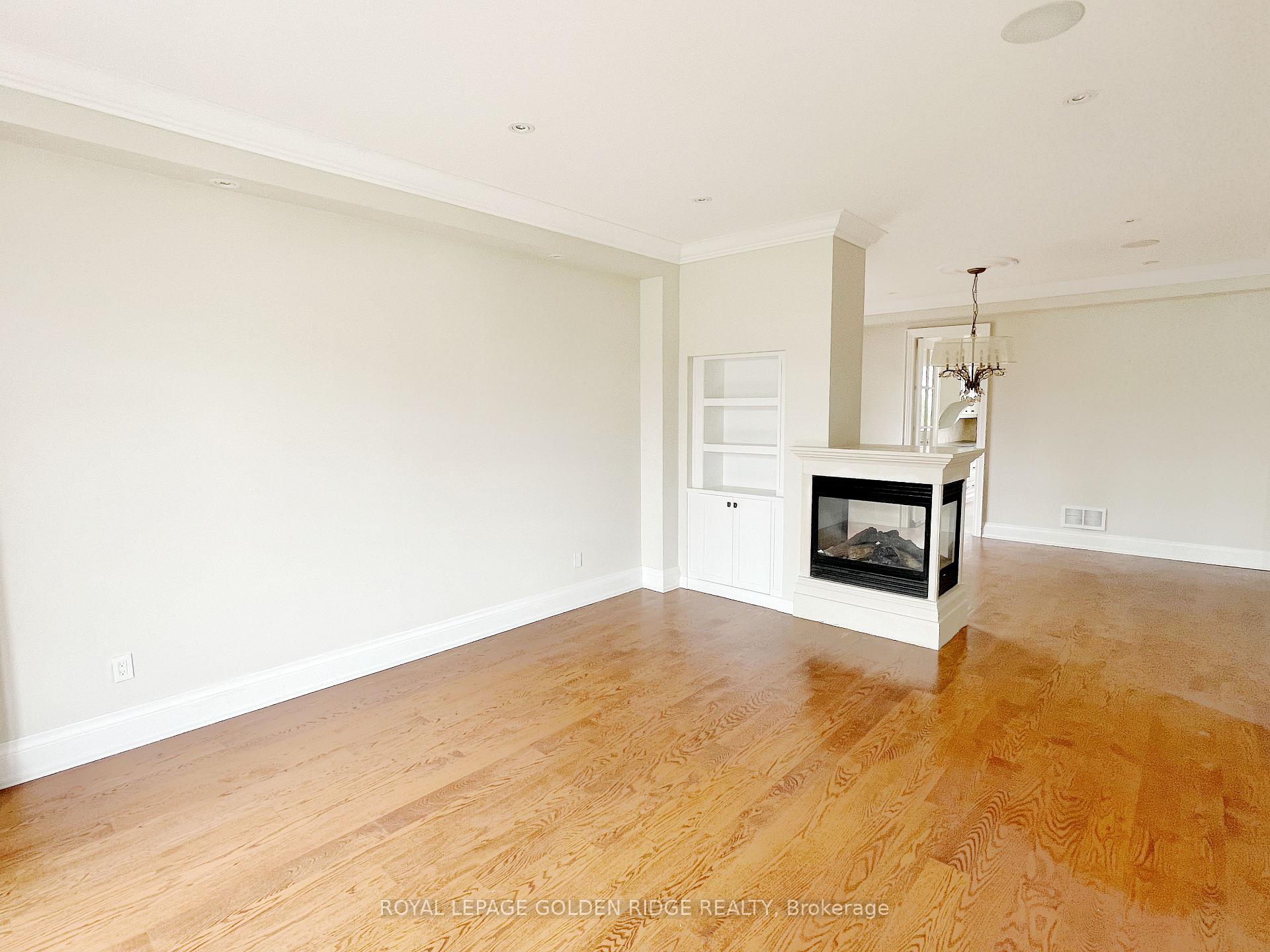 Photo 6 of 195 Krieghoff Avenue, Markham, Unionville — HOMEH
