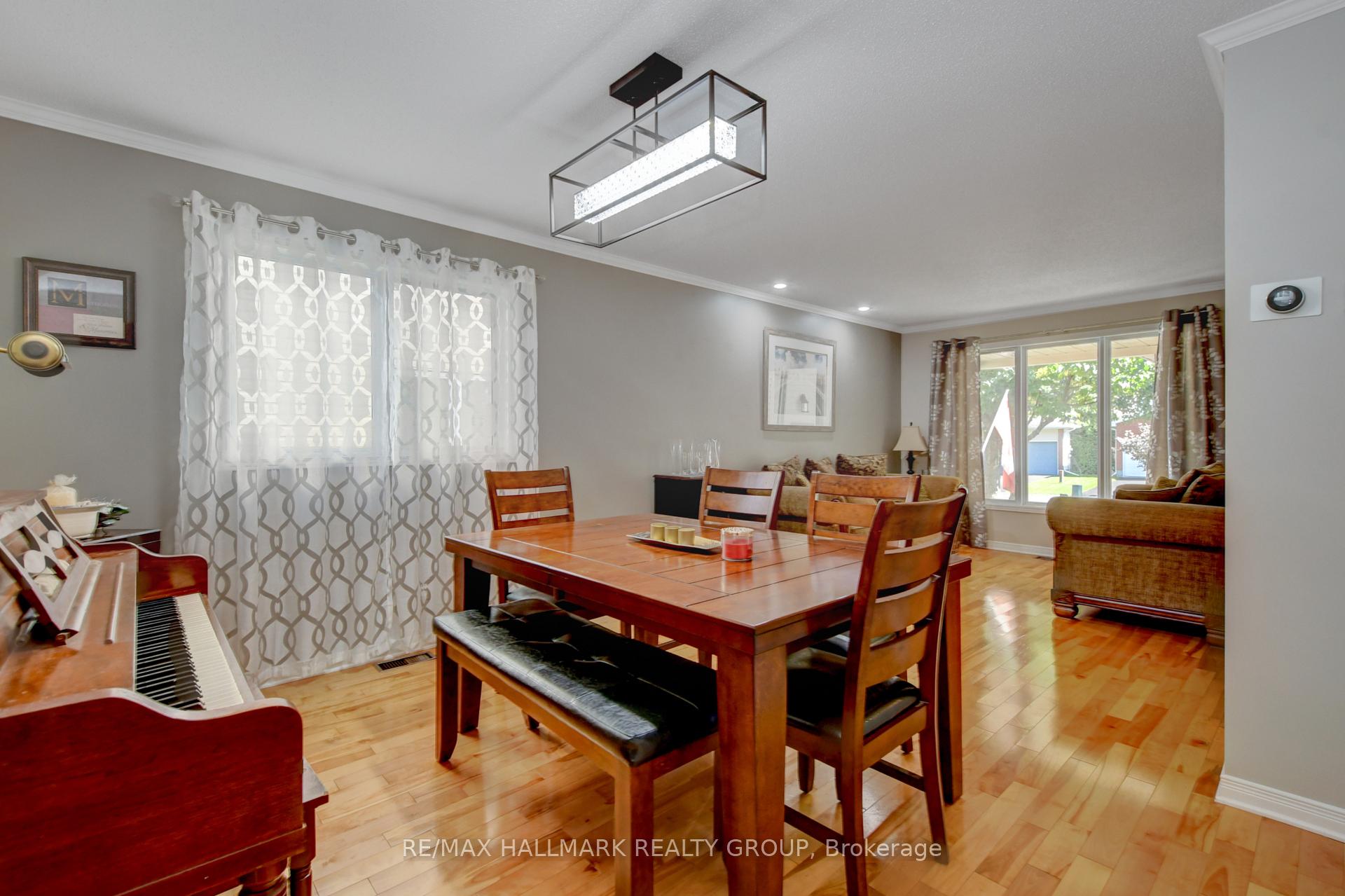 Photo 10 of 87 Moresby Drive, Ottawa, Kanata - Bridlewood — HOMEH