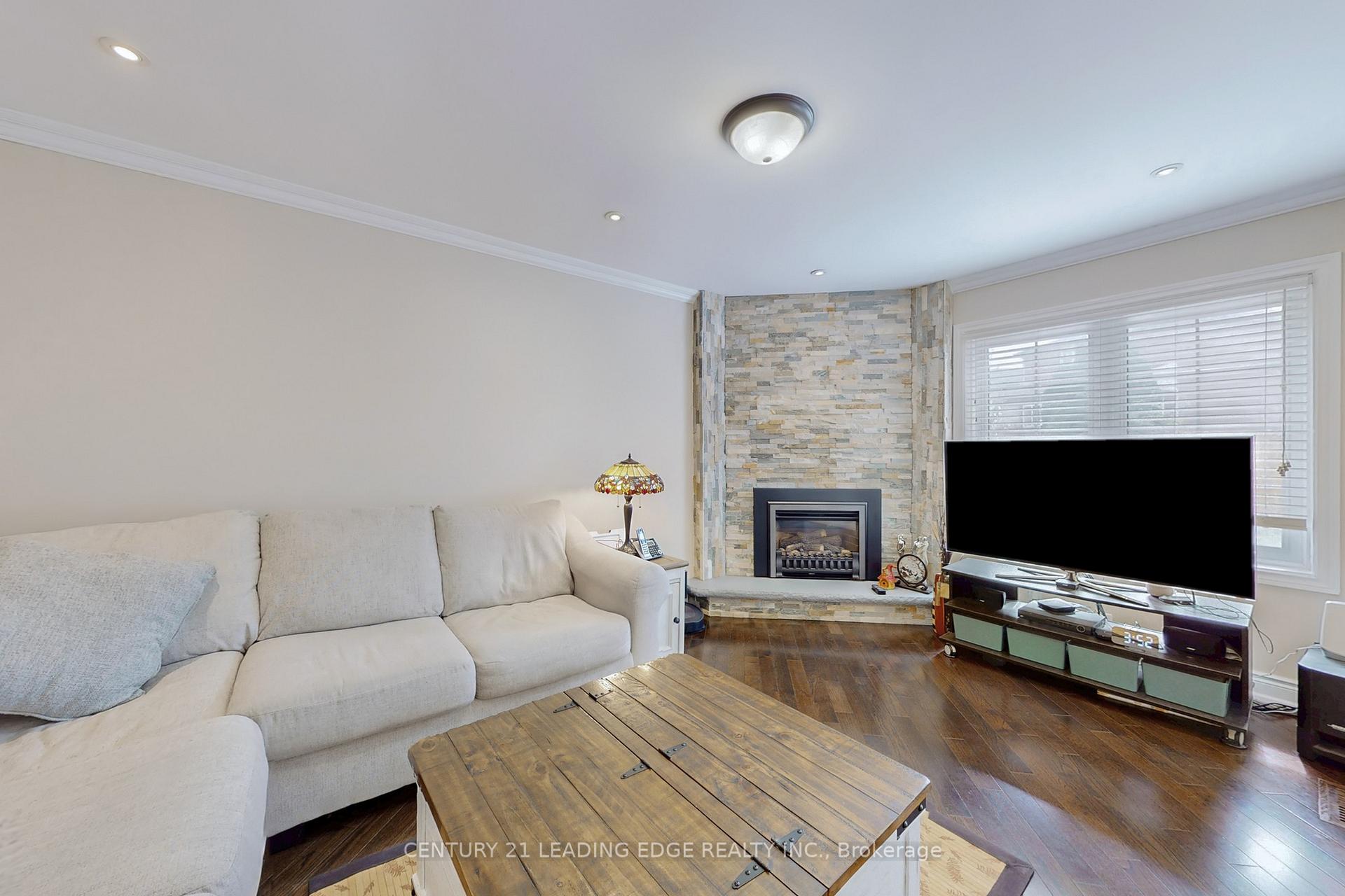 Photo 10 of 4 Townley Avenue, Markham, Milliken Mills East — HOMEH