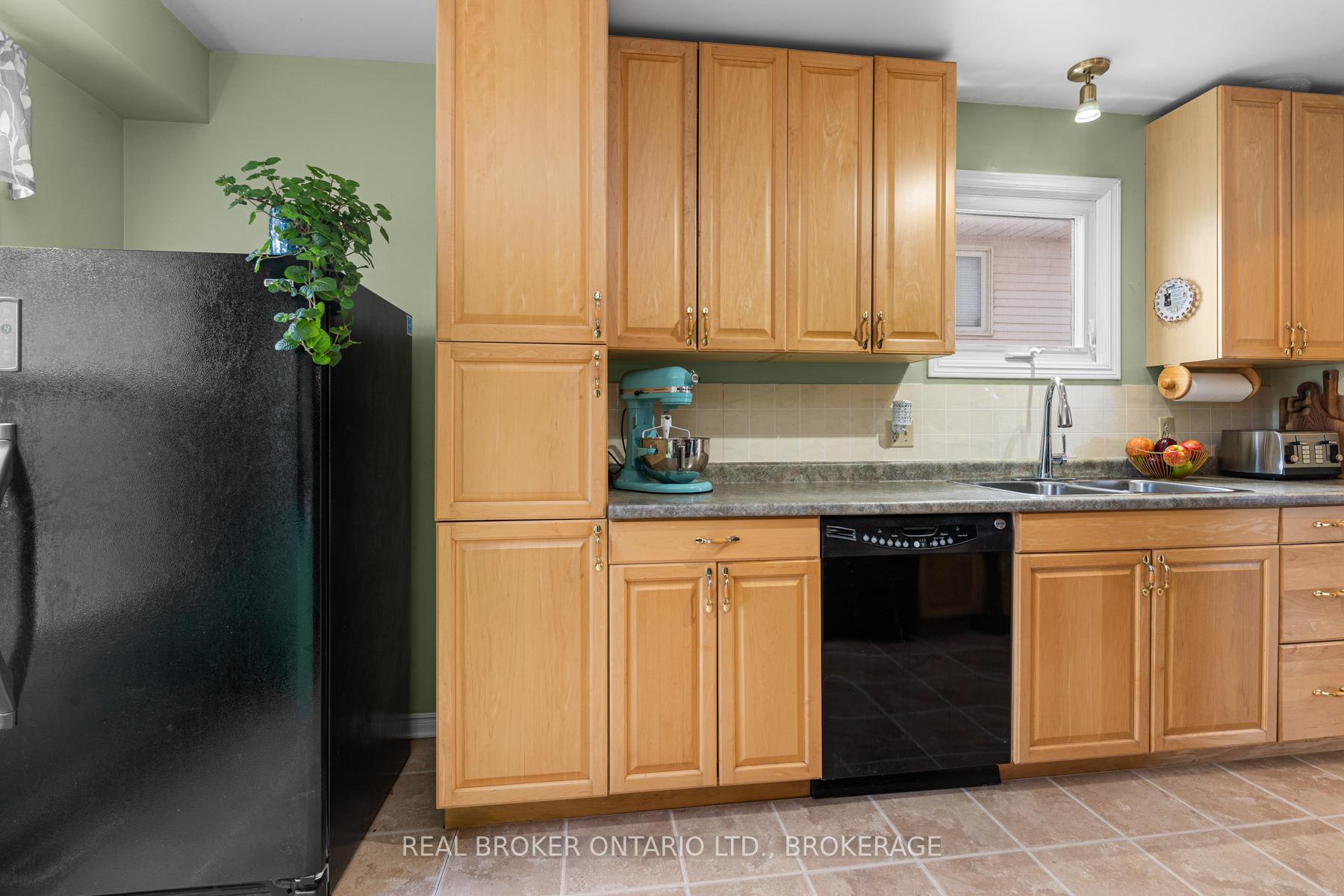 Photo 7 of 633 Davis Drive, Kingston, East Gardiners Rd — HOMEH