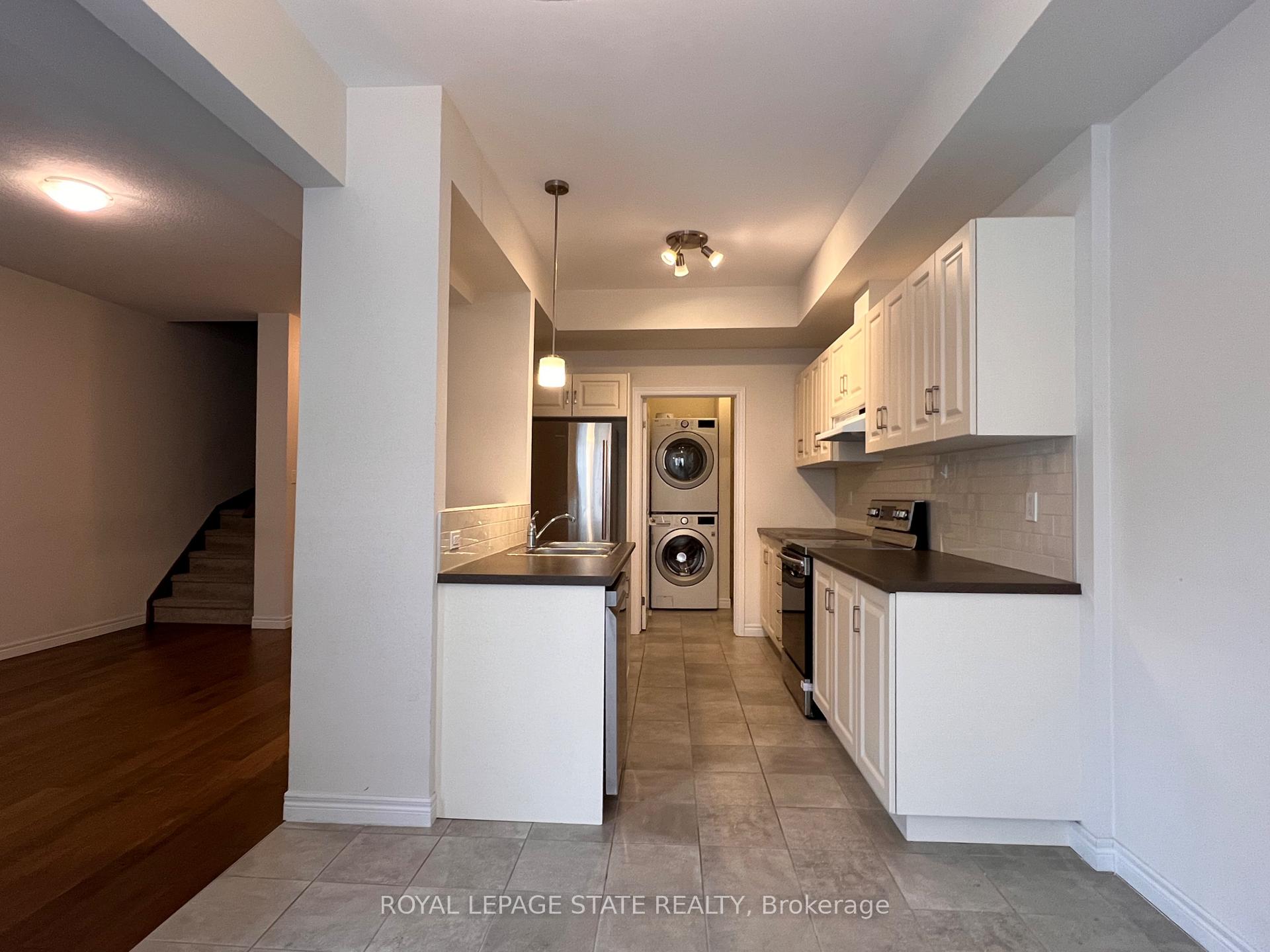 Photo 4 of 33 Marr Lane, Hamilton, Ancaster — HOMEH